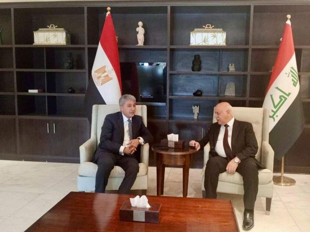 وزير السياحة يستهل زيارته لبغداد بلقاء نظيره العراقي