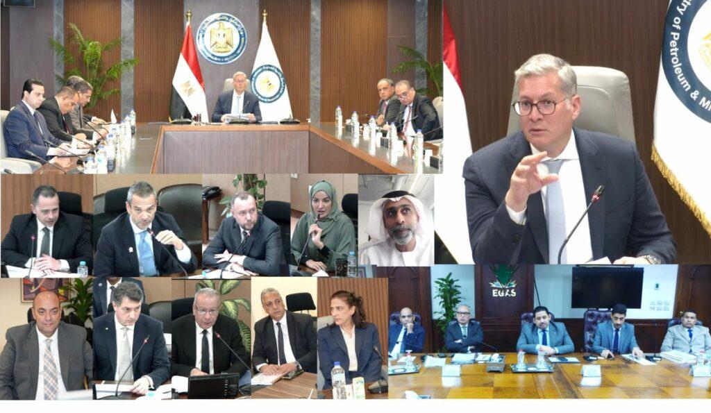 «البترول» تعلن بدء أعمال الحفر لمشروع تنمية حقل غاز ظهر بالبحر المتوسط