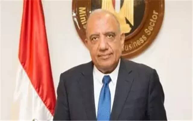 «عصمت» يقبل استقالة العضو المتفرغ للشئون المالية بـ«المصرية لنقل الكهرباء»