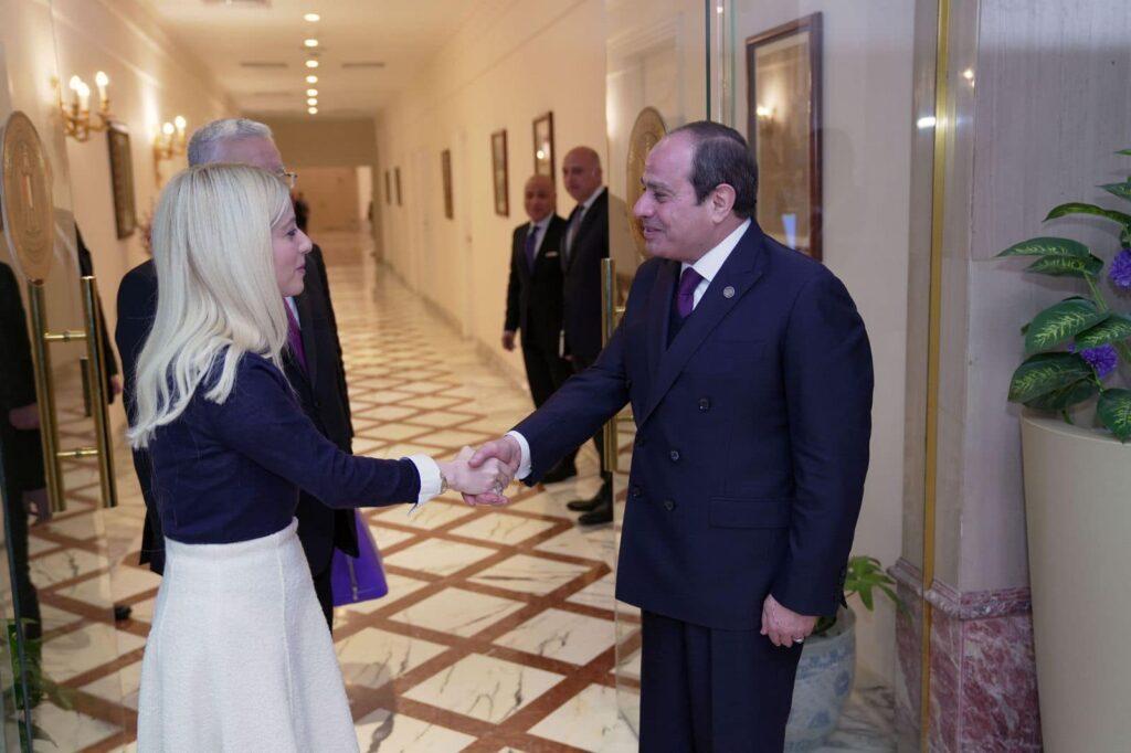 الرئيس السيسي يؤكد على أهمية تسوية الأزمات بالوسائل السلمية خلال استقباله رئيسة مجلس النواب القبرصي