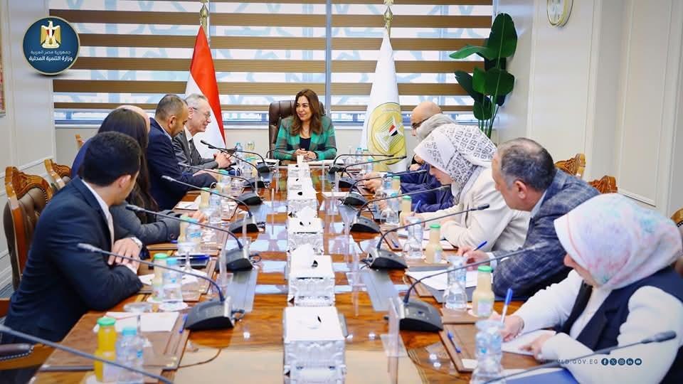 وزيرة التنمية المحلية تبحث مع جمعية رجال أعمال إسكندرية مشكلات المستثمرين