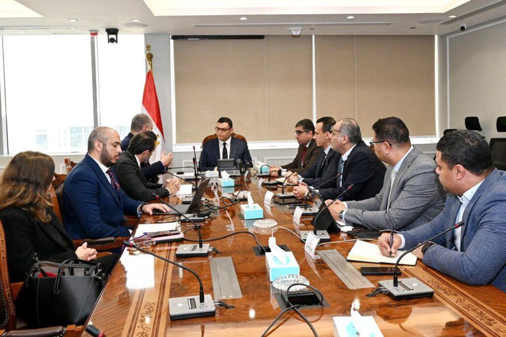 وزير الإسكان يستعرض مقترحا للمخطط الإستراتيجي لتنمية منطقة غرب رأس الحكمة بالساحل الشمالي