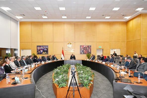وزير الإسكان يؤكد أهمية مواصلة العمل للانتهاء من مشروع «حدائق تلال الفسطاط»