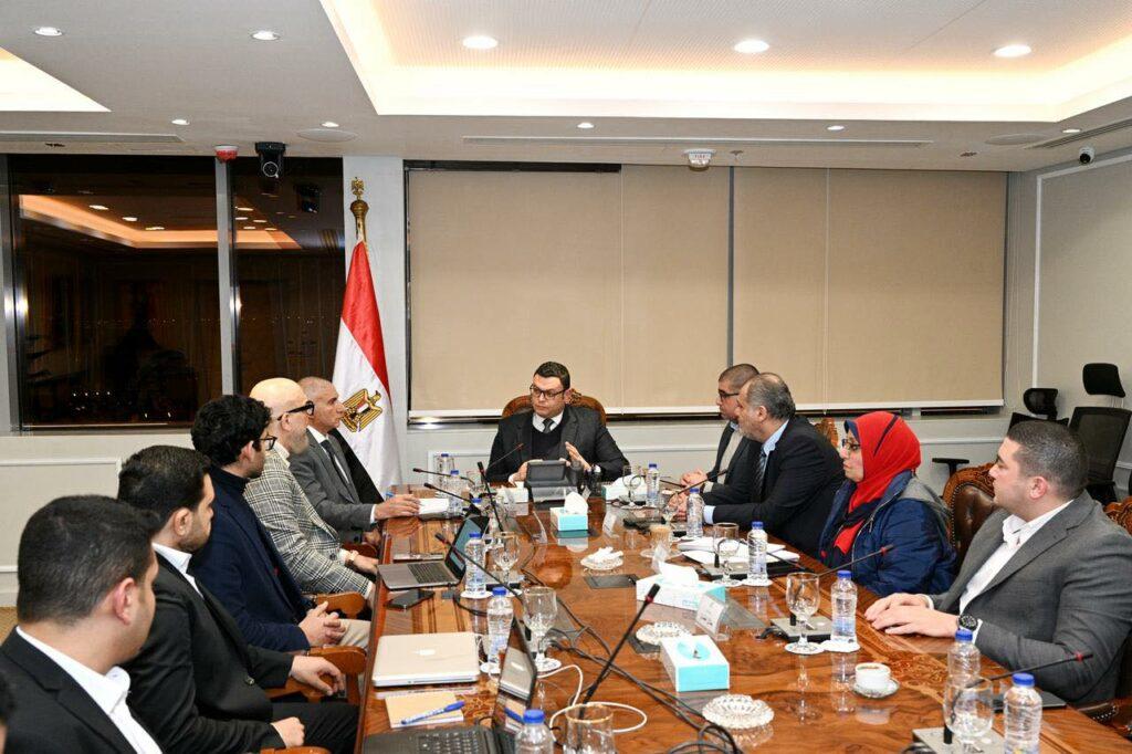 وزير الإسكان يلتقي مسئولي منصة مصر العقارية لاستعراض فرص التعاون