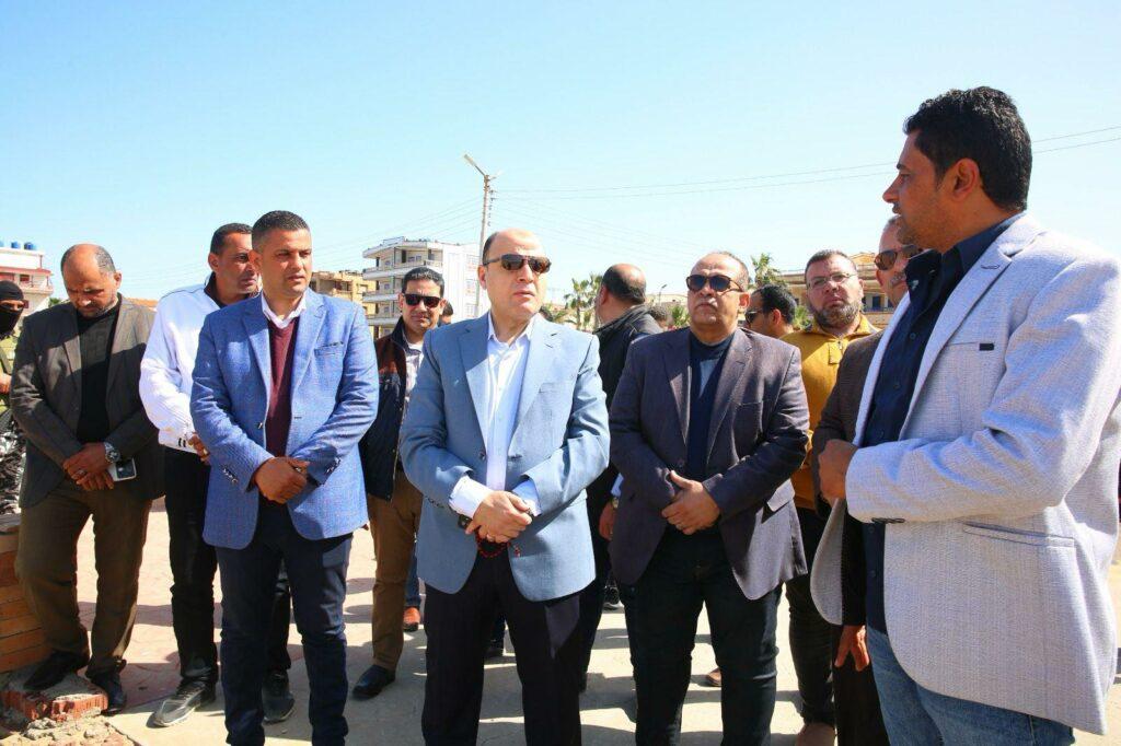 محافظ كفر الشيخ يتابع استكمال أعمال رصف كورنيش مصيف بلطيم بطول 3 كيلو مترات
