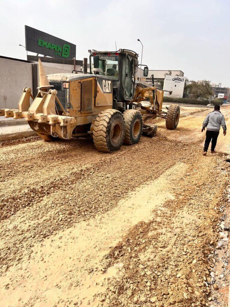 «الإسكان» تكثف أعمال تطوير الطرق والمرافق بالمناطق الصناعية بـ6 أكتوبر والسويس الجديدة