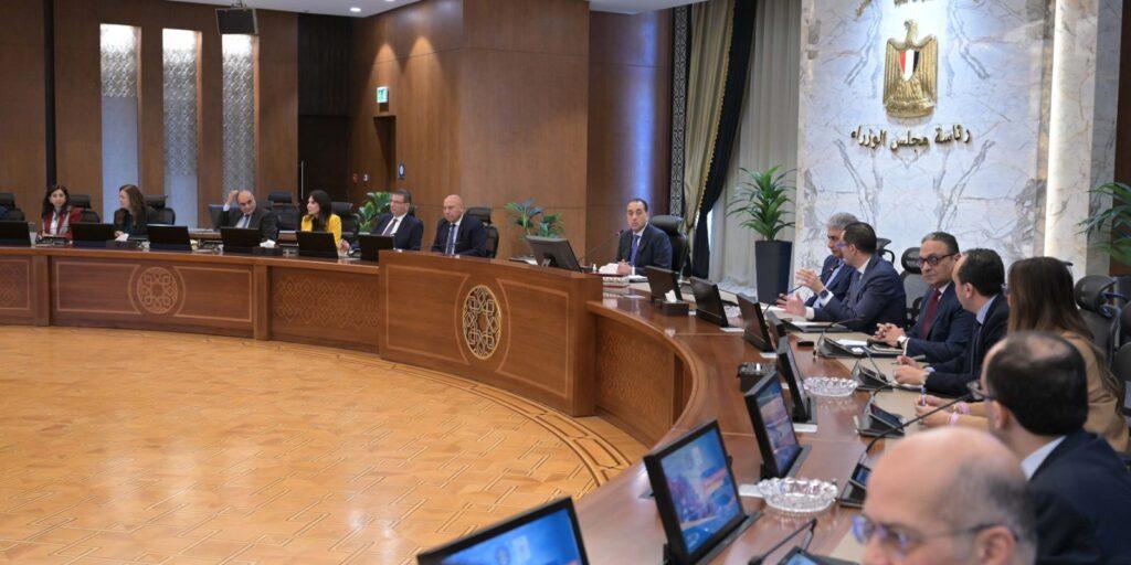 «مدبولى» يوجه بعرض الصورة النهائية لبرنامج المساندة التصديرية الجديد على المصدرين