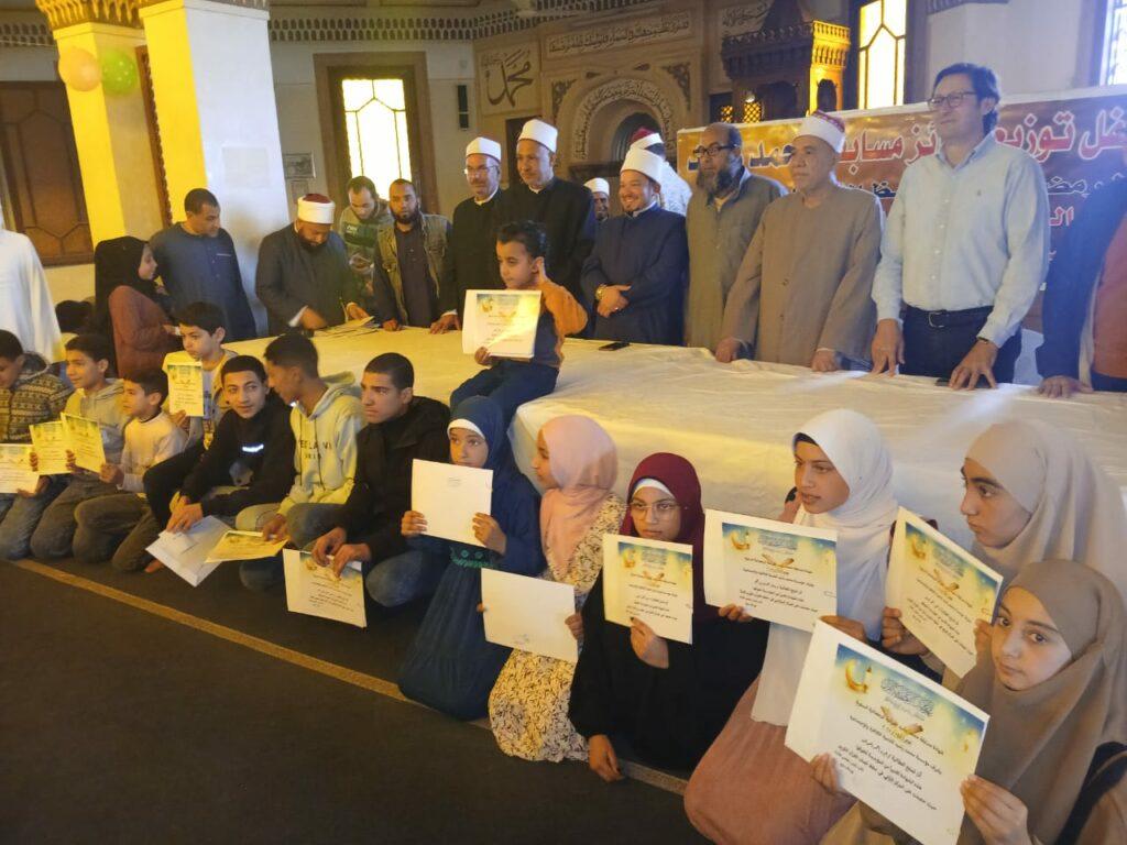 بمشاركة قيادات الأوقاف.. الإسكندرية تكرّم حفظة القرآن الكريم بقرى النهضة والعامرية