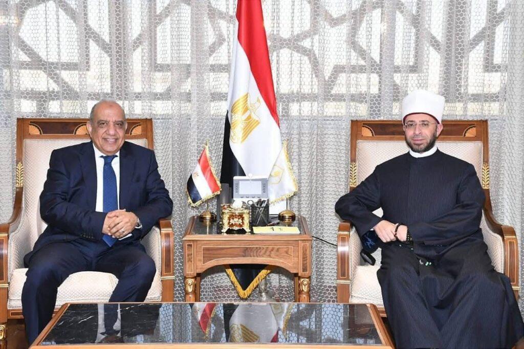 الأزهري يستقبل وزير الكهرباء ويناقشان التوسع باستخدام الإضاءة الموفرة للطاقة بالمساجد
