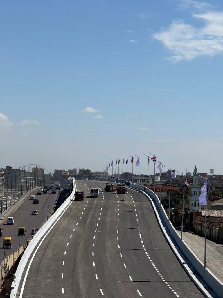 النقل: فتح مشروع كوبري العامرية المتقاطع مع مسار القطار الكهربائي أمام حركة المرور
