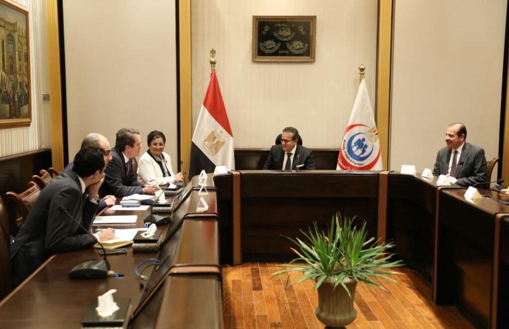 وزير الصحة يبحث مع «سانوفي» التوسع في التصنيع المحلي للأدوية الحيوية