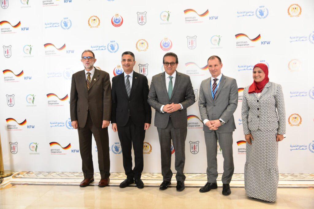 إطلاق برنامج تدعيم الخبز البلدي بالحديد.. وزير الصحة: 40% من المصريين يعانون من فقر الدم مما يخفض إنتاجهم ويمثل عبئًا اقتصاديًا