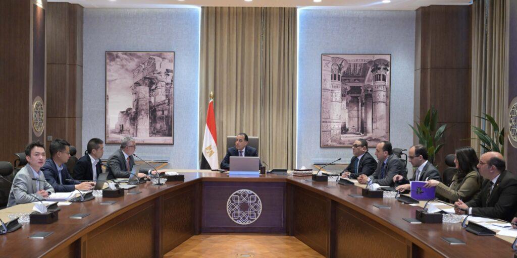 باستثمارات 700 مليون دولار.. «سينجين نيو كيبينج تكنولوجي» تتفاوض مع الحكومة لتوطين صناعة الزجاج في مصر 