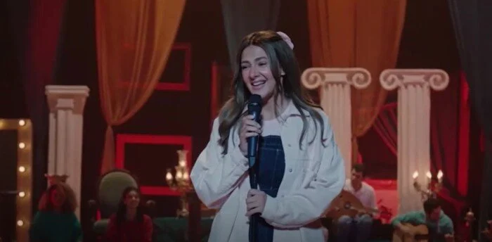 مسلسل عايشة الدور الحلقة 5 ..  اتصال من مجهول يشكف سر فضيحة عايشة أمام فاطيما