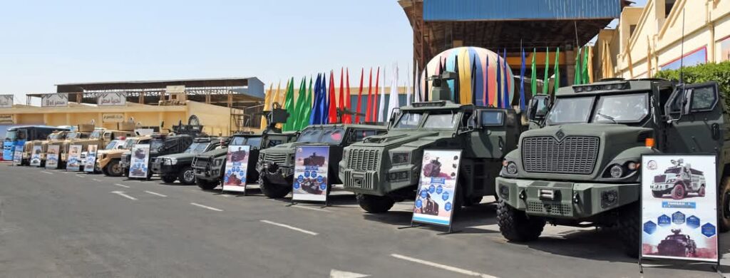 مجمع الصناعات الهندسية لإدارة المركبات بـالقوات المسلحة يستقبل وفدًا أوغنديًا