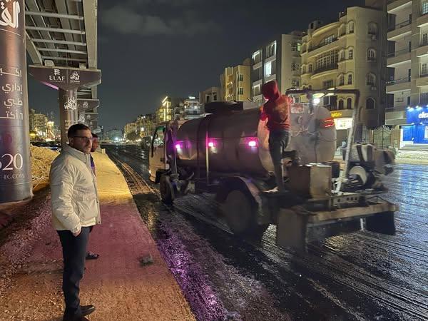 وزير الإسكان يُتابع خطة تطوير ورفع كفاءة المحور المركزي الخدمي بـ6 أكتوبر