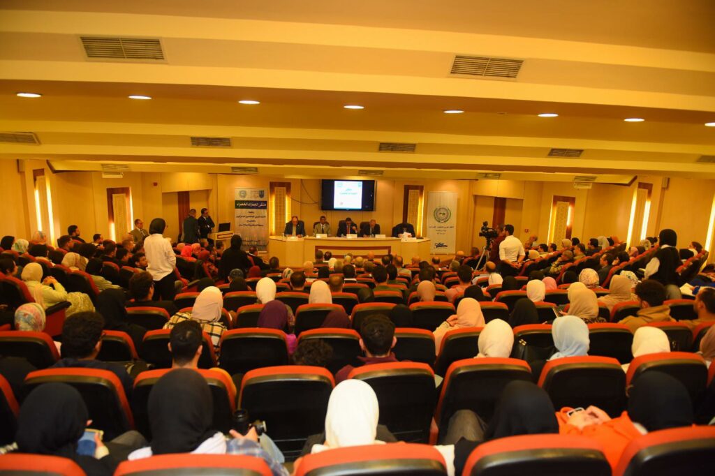 جامعة الإسكندرية تحتضن فعاليات ملتقى «الجمارك الخضراء 2025»  (صور)