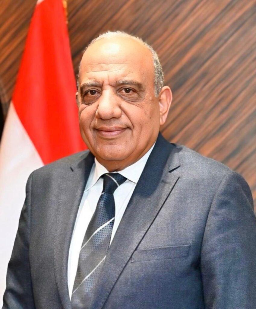 استعرض أداء مراكز الخدمة خلال العيد.. وزير الكهرباء: فرق طوارئ إضافية لتأمين التغذية وضمان سرعة التعامل مع الأعطال
