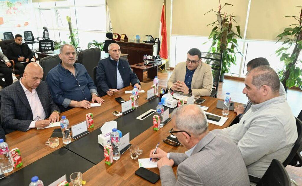 وزير الإسكان يتابع موقف تنفيذ المشروعات التنموية بالعلمين الجديدة