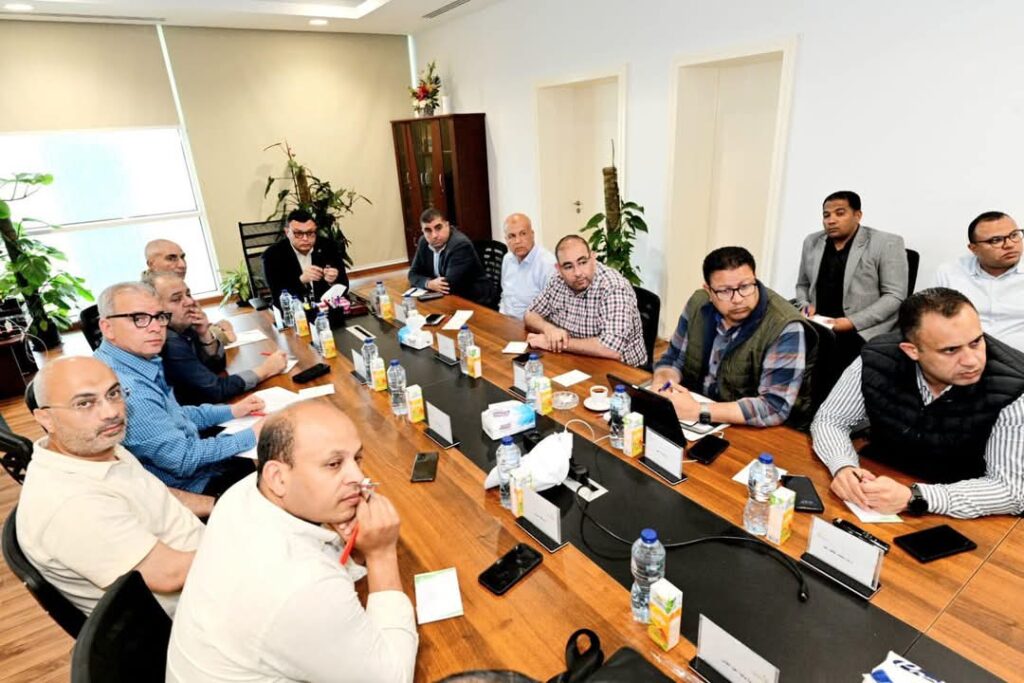 وزير الإسكان يتابع موقف تنفيذ المشروعات التنموية بالعلمين الجديدة والساحل الشمالى الغربي