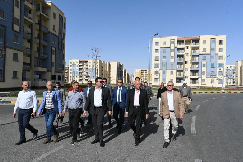 وزير الإسكان يتفقد وحدات المبادرة الرئاسية «سكن لكل المصريين» بحدائق العاصمة