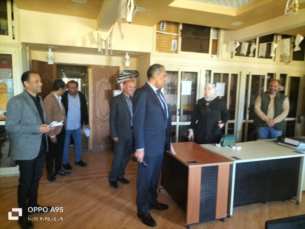 السكرتير العام لمطروح يتفقد المركز التكنولوجي ويؤكد سرعة تقديم الخدمات للمواطنين