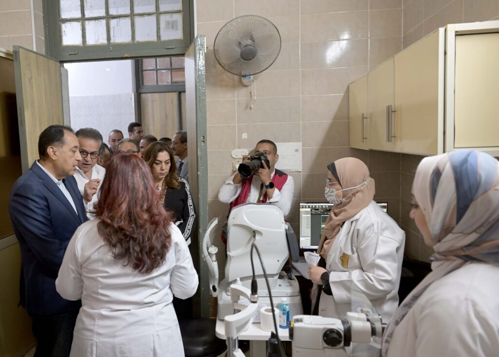 رئيس الوزراء يتفقد مستشفى الرمد فى أسيوط
