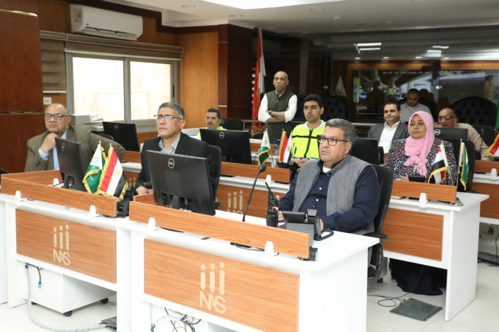محافظ الجيزة يتابع انتظام العمل بمواقف السرفيس ومحطات الوقود ومستودعات البوتاجاز