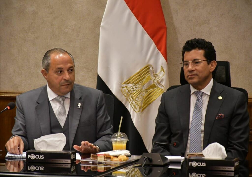 وزير الشباب يتابع مع محافظ بورسعيد معدلات إنشاء استاد نادي المصري الجديد