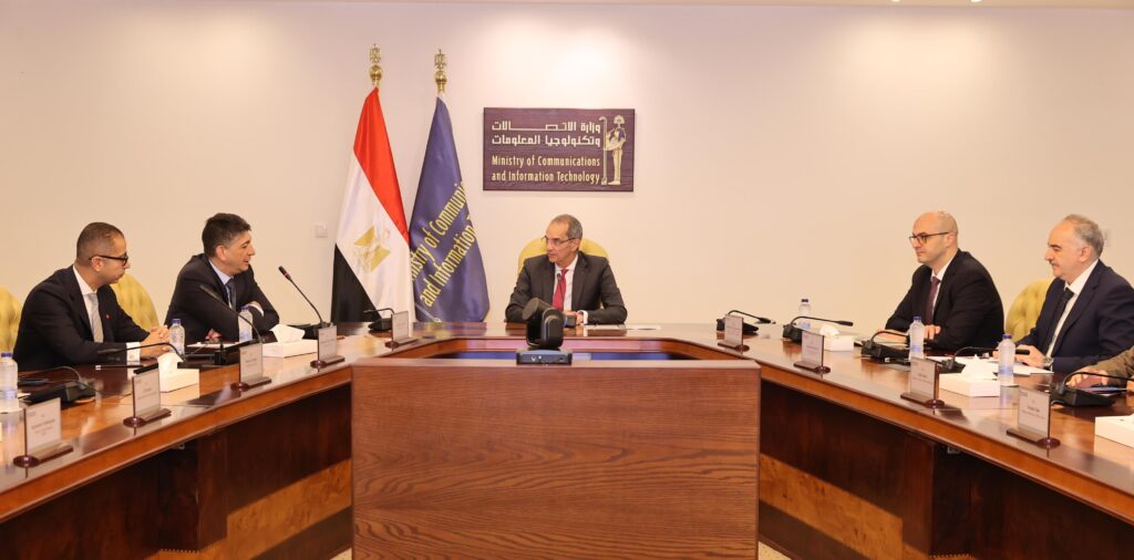  وزير الاتصالات يبحث مع «فوداكوم» و«فودافون مصر» فرص الاستثمار وتعزيز الشراكة