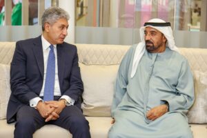 وزير السياحة يلتقي رئيس هيئة الطيران المدني الإماراتي لتعزيز التعاون وزيادة الحركة الوافدة إلى مصر