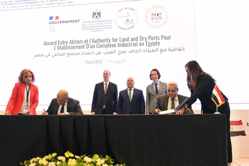 وزير النقل: إنشاء مجمع صناعى لإنتاج الوحدات المتحركة ومكونات السكك الحديدية