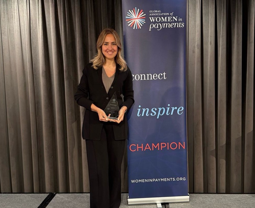 ملاك البابا تحصد جائزة " Inspiration Award " لمنطقة أوروبا والشرق الأوسط وإفريقيا