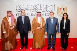 محافظ البنك المركزي المصري يلتقي الأمين العام للمجلس التنسيقي المصري السعودي لبحث أوجه التعاون المشترك