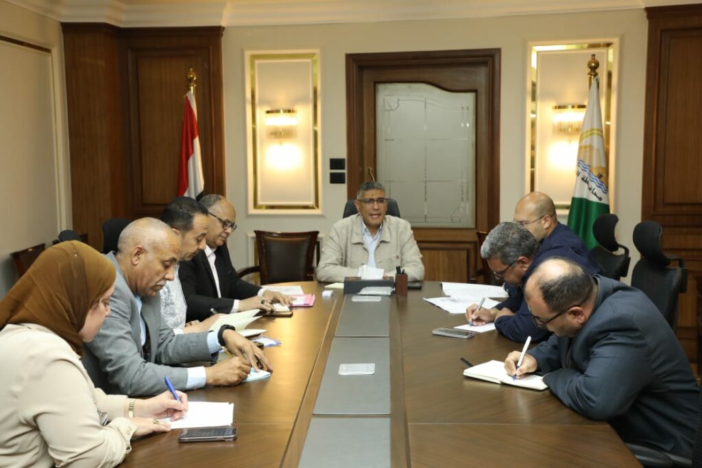 محافظ الجيزة: إنشاء قاعدة بيانات تضم جميع الإمكانات والتحديات لمنظومة النظافة