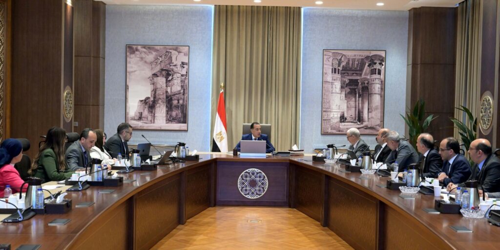 «اجتماع رئيس الوزراء ولجنة الاقتصاد الكلي».. توصيات باستغلال الفرص من حرب الرسوم الجمركية