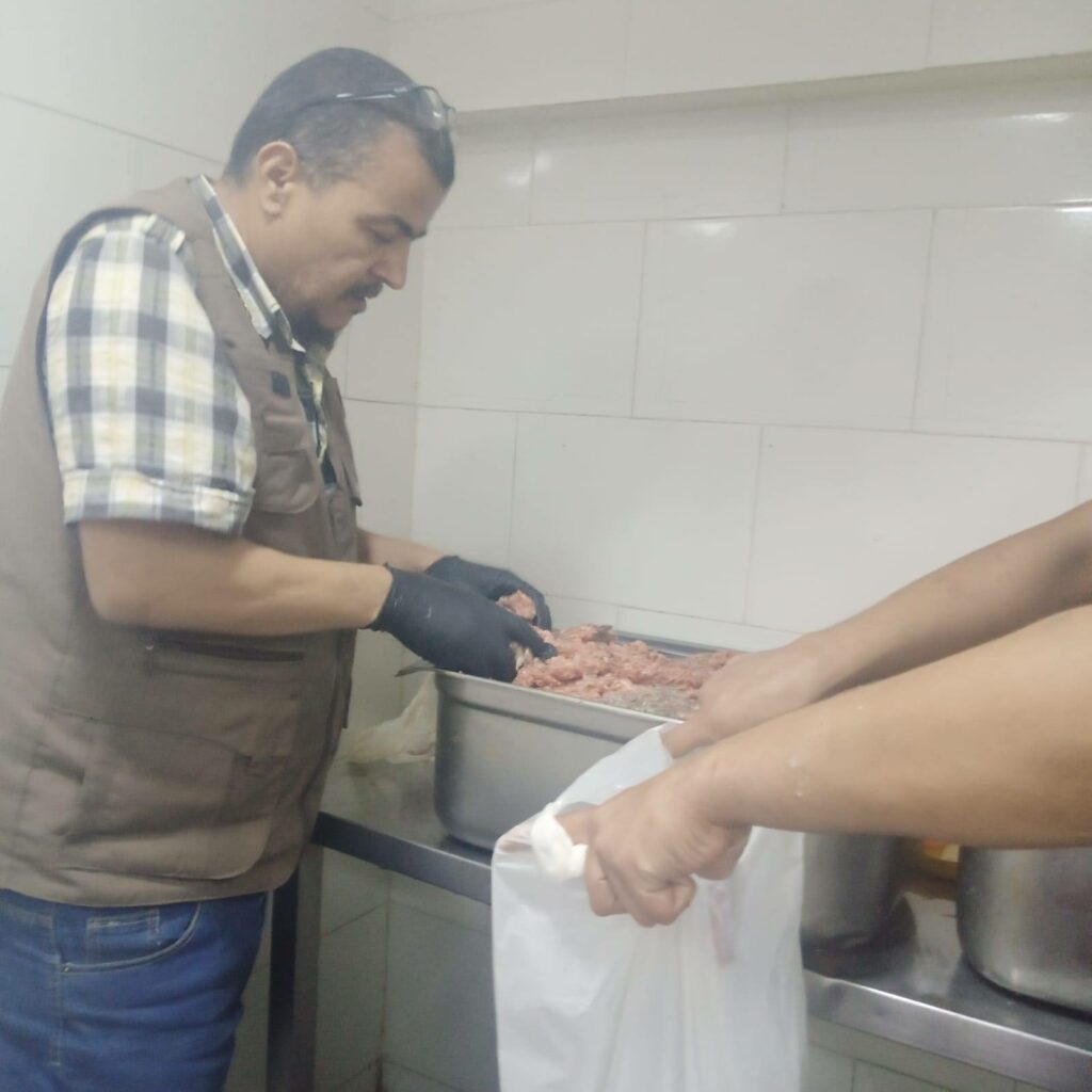 حملات تفتيشية على محلات وكافيهات ومطاعم بالغردقة