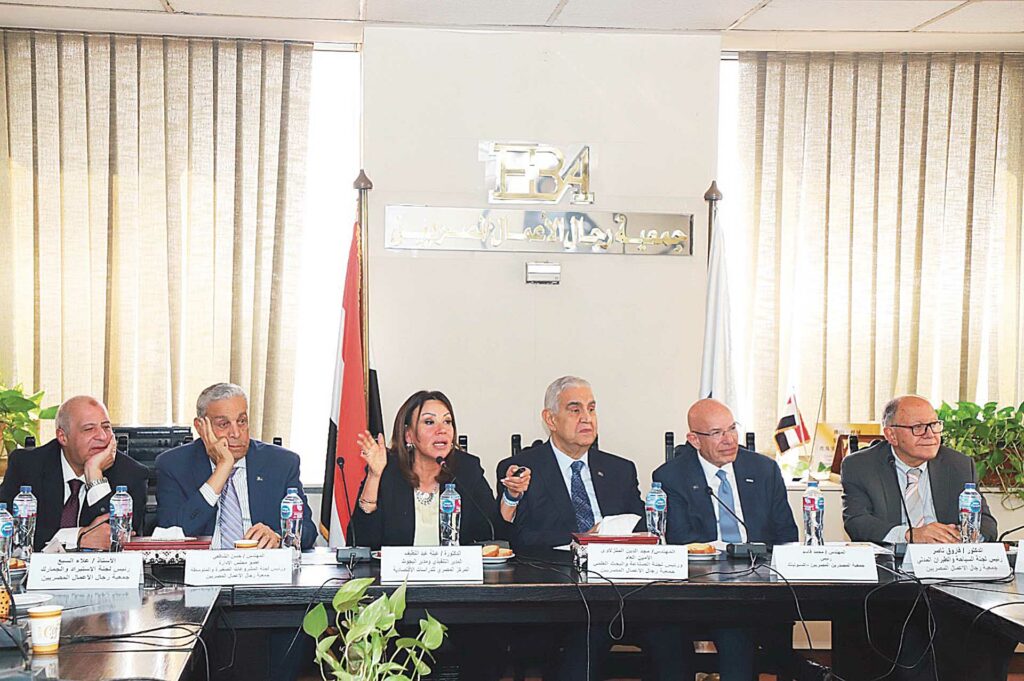 «رجال الأعمال» يرسمون خريطة لتفادى تداعيات «حرب الرسوم الجمركية الأمريكية» 