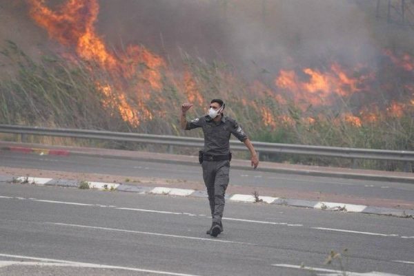 وزير الخارجية الإسرائيلي يطالب 8 دول منهم واحدة إسلامية بإرسال طائرات لإخماد الحرائق المشتعلة في القدس