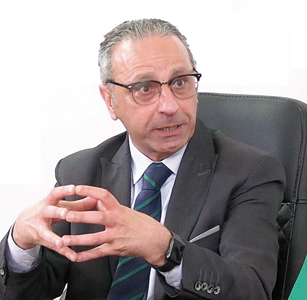 «السلع التموينية» تسعى لإنجاح آلية الخصم المباشر بمنظومة الخبز وتذليل عقبات تعميمها بالمحافظات