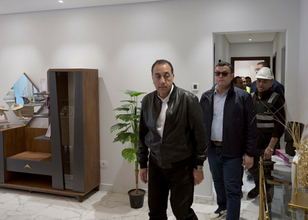 «في جولته بالعلمين».. رئيس الوزراء يتفقد وحدات مبادرة «بيتك في مصر» بمنطقة الأبراج الشاطئية