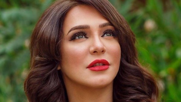 سولاف فواخرجي تتصدر محركات البحث بتصريحاتها عن مصر