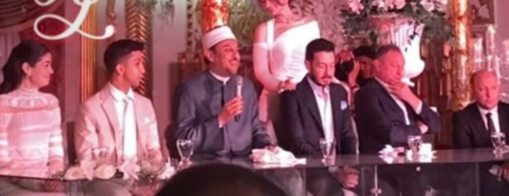 أحمد زاهر يحتفل بعقد قران ابنته ليلى وهشام جمال (صور)