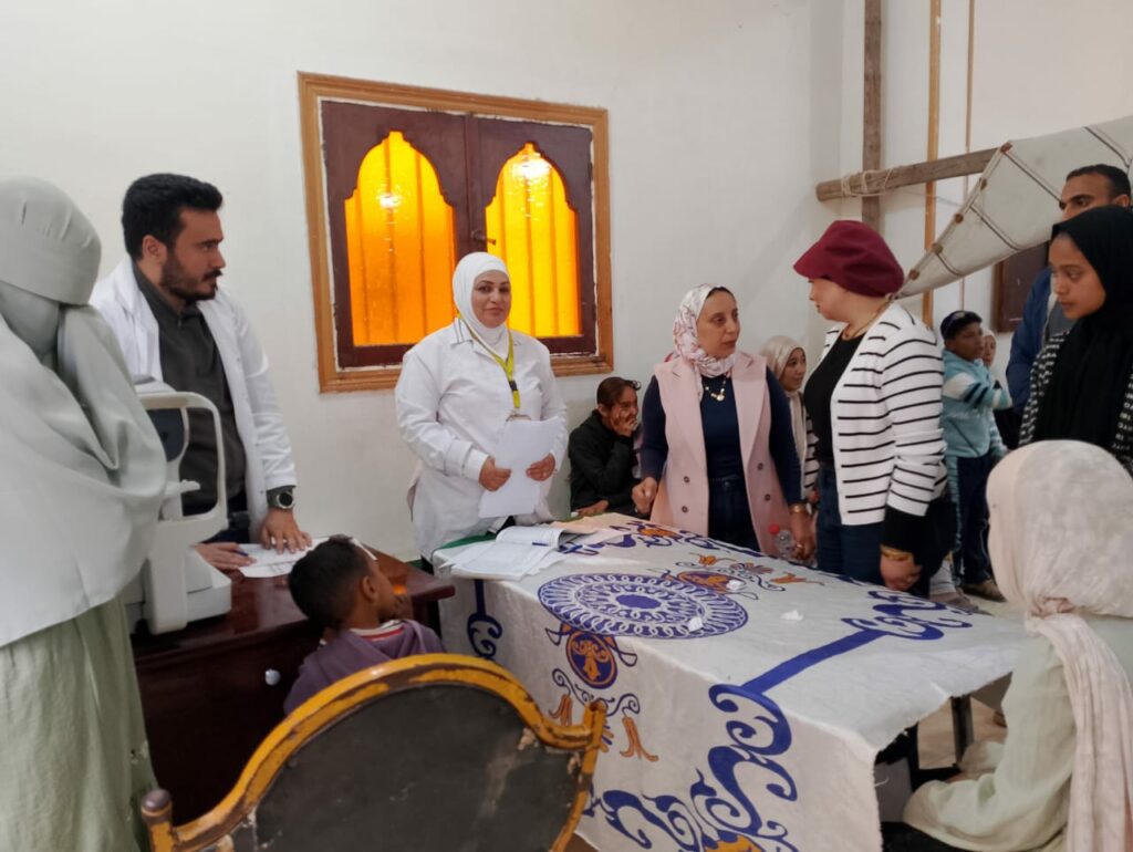 الكشف على 632 مواطنًا من خلال 8 عيادات تخصصية خلال اليوم الأول للقافلة الطبية بفايد