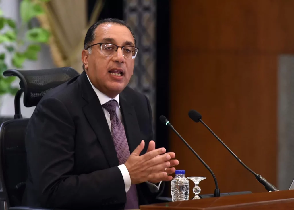 مجلس الوزراء: سننفذ توجيهات الرئيس باستبدال الرسوم بضريبة موحدة لتوفير مناخ استثماري أكثر تنافسية