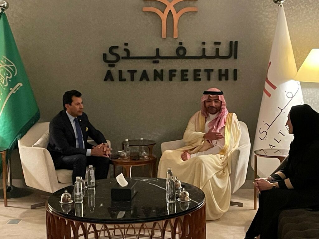 وزير الشباب يصل الرياض للمشاركة في منتدى الاستثمار الرياضي SIF