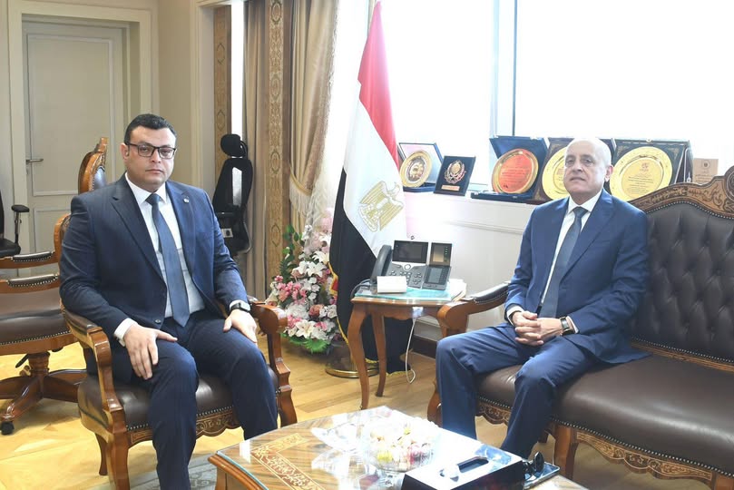وزير الإسكان يستقبل محافظ الأقصر لمتابعة مشروعات مبادرة «حياة كريمة» بالمحافظة