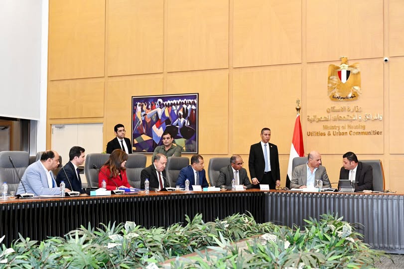 وزير الإسكان يبحث مطالب الدوائر الانتخابية مع أعضاء «النواب والشيوخ»