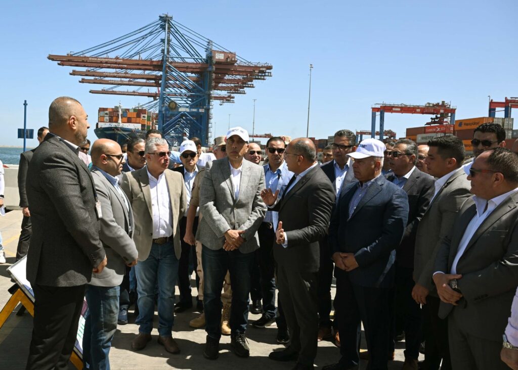 لتفقد المحطة الأكبر بالشرق الأوسط.. رئيس الوزراء يزور «قناة السويس للحاويات» بشرق بورسعيد