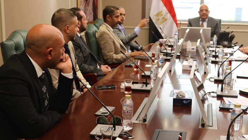 وزير الكهرباء يجتمع مع مسئولى «ساى شيلد» لمتابعة تشغيل منظومة الشحن الموحد